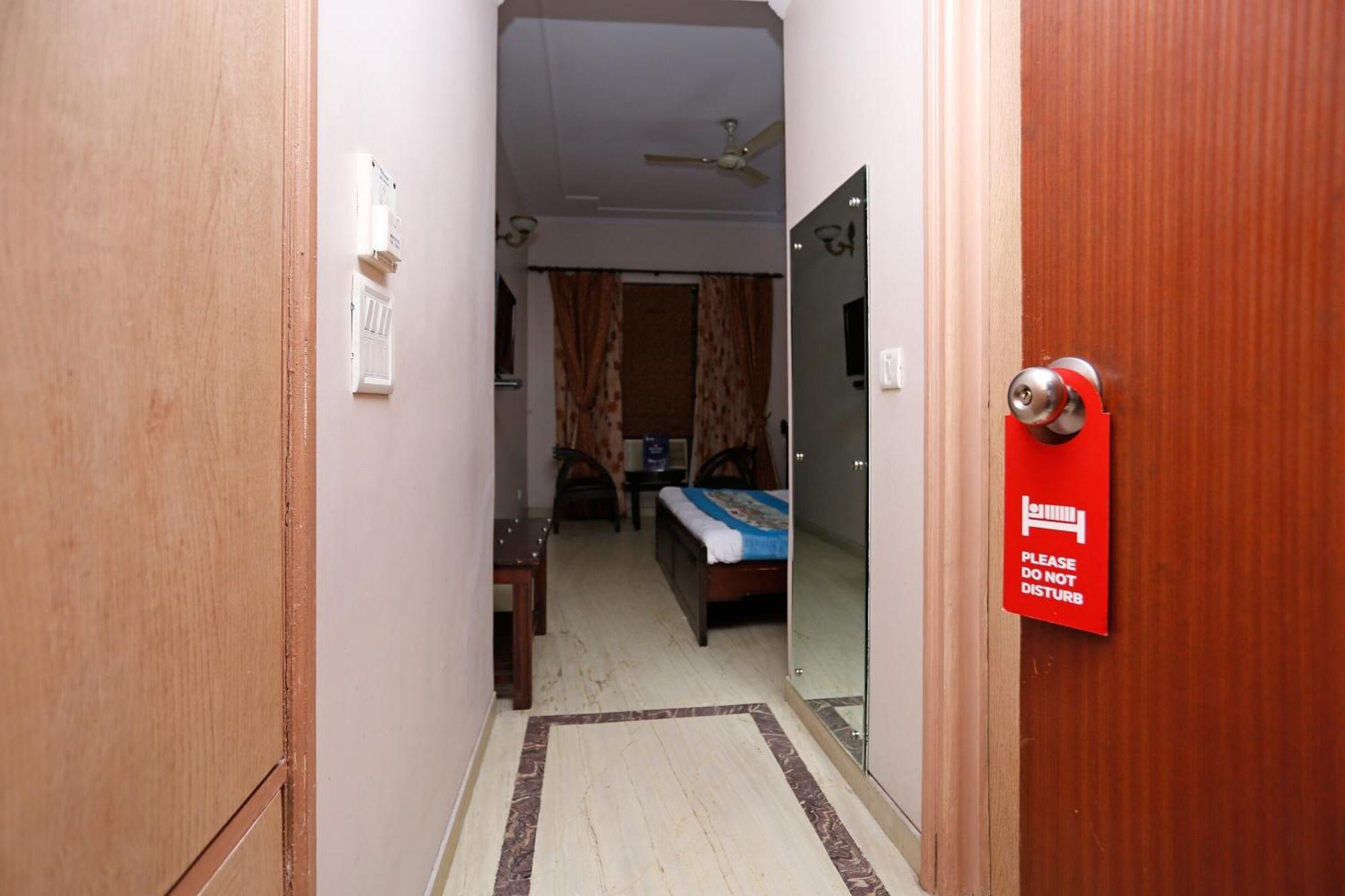 Hotel O Mid Town Delhi  Dış mekan fotoğraf