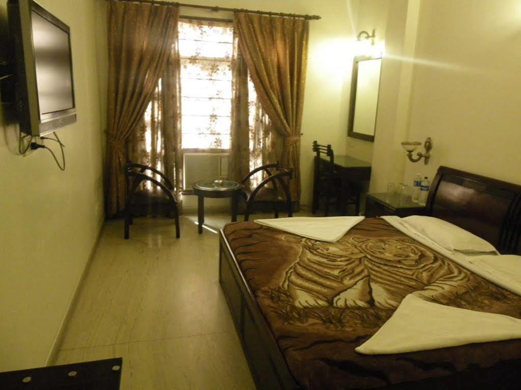 Hotel O Mid Town Delhi  Dış mekan fotoğraf