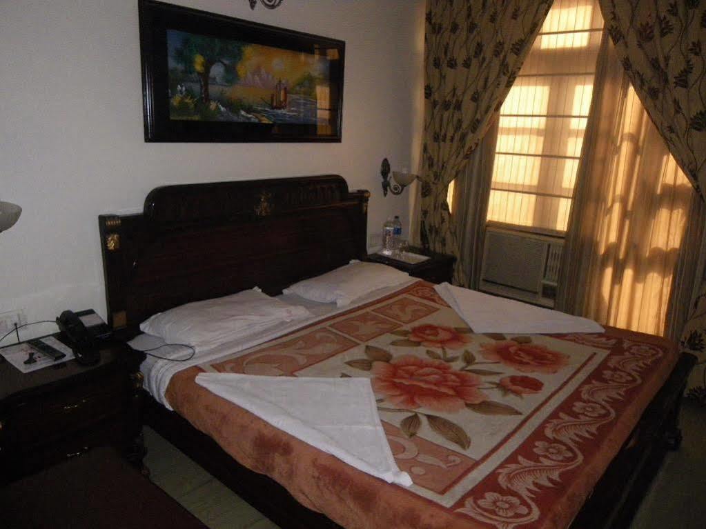Hotel O Mid Town Delhi  Dış mekan fotoğraf