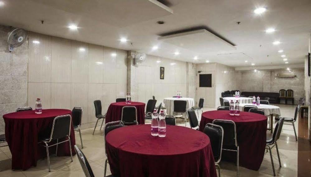 Hotel O Mid Town Delhi  Dış mekan fotoğraf